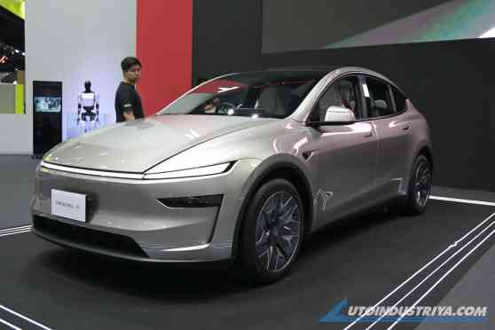 BIMS 2026: Tesla debuts six-seater, long wheelbase Model Y L image