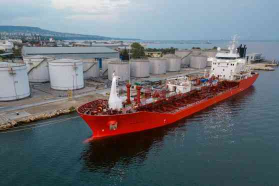 Report: PH working with US to secure oil from US-sanctioned countries image