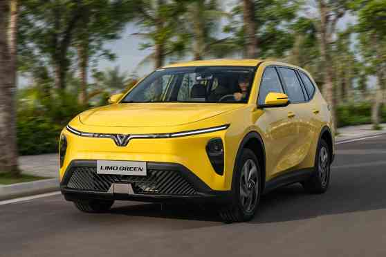 VinFast introduces Green Vehicle Rental in PH for TNVS drivers image