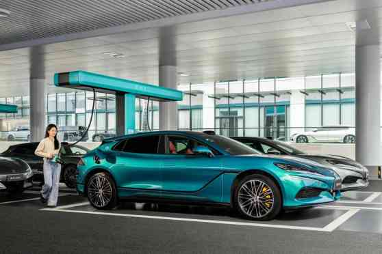 BYD starts rollout of 1,500 kW Flash Chargers in overseas markets image