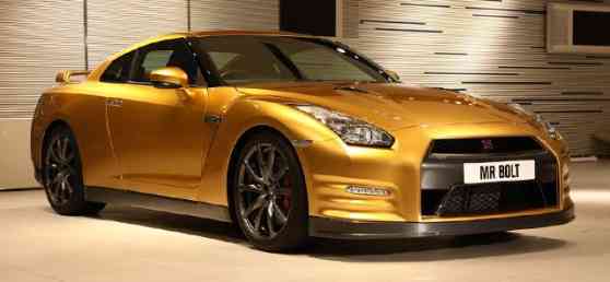 Nissan produces one-off gold GT-R image