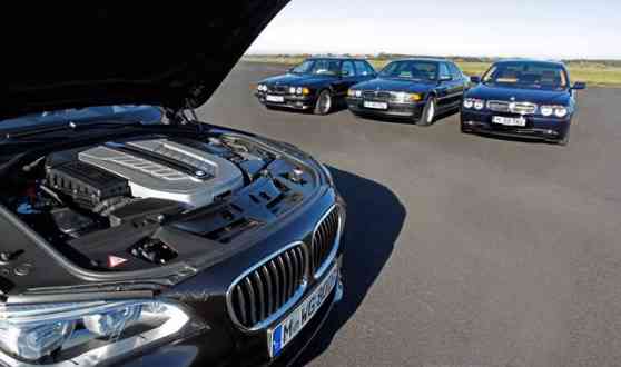 BMW celebrates 25 years of its 12-cylinder engines image