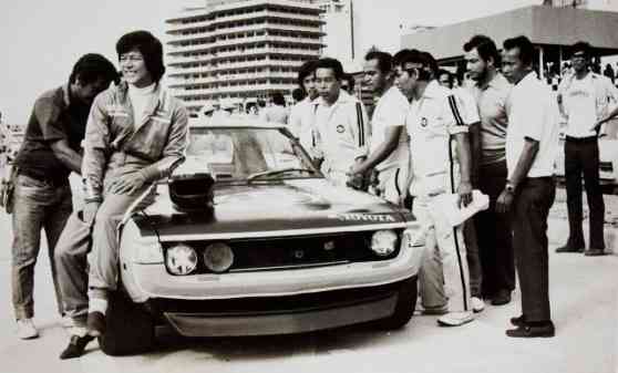 Racing with legends at the Manila Auto Salon image