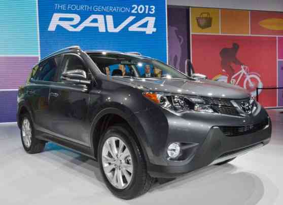 Los Angeles 2012: Toyota unveils 2013 RAV4 image