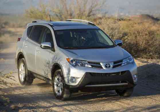 2013 Toyota RAV4 makes Philippine debut image