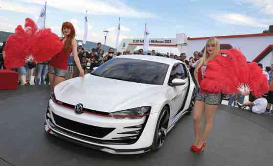Volkswagen unveils Golf GTI concept image