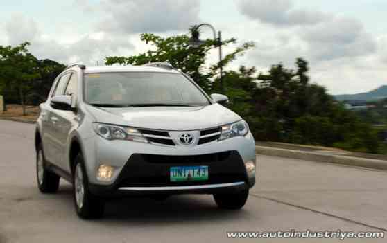 2013 Toyota RAV4 4x4 image