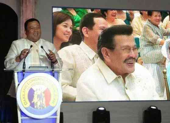 JV Ejercito lashes out on Twitter against LTFRB for bus problem image