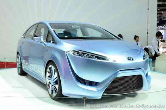 Toyota FCV-R , Lexus LF-LC concepts to star at 2013 World of Toyota Motorshow image