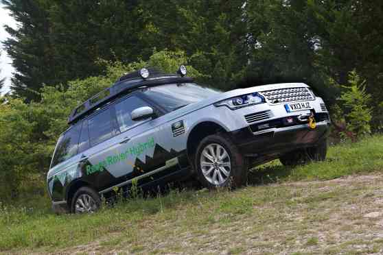 Range Rover Hybrid and Range Rover Sport Hybrid debut on the Silk Trail 2013 image
