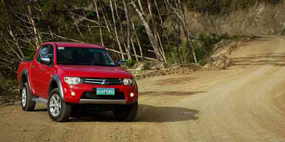 2010 Mitsubishi Strada GLS Sport image