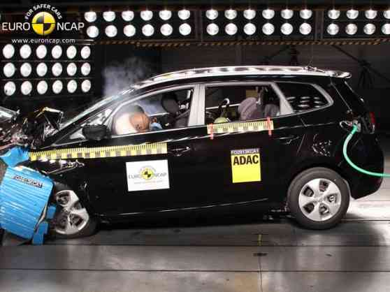 Kia Sorento and Kia Carens receive good safety reviews for 2013 image