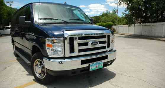 2010 Ford E-150 XLT Premium image