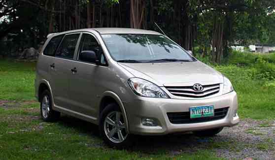 2010 Toyota Innova SR image