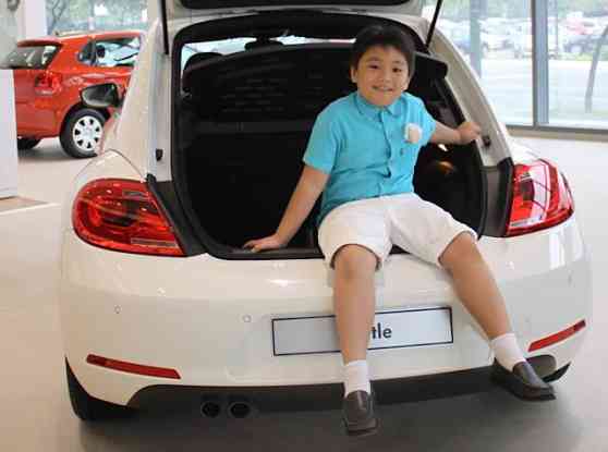 Volkswagen PH holds ceremonial turnover of new Beetle to 7-year old winner image