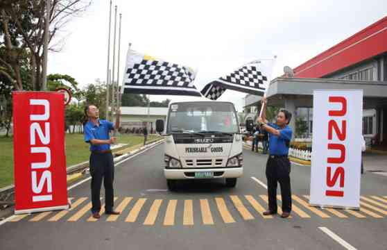 2013 Isuzu Truck Eco Run image