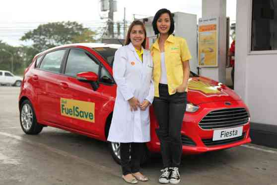 Bianca Gonzalez takes the Shell FuelSave Gasoline driving challenge image