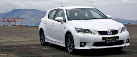 2011 Lexus CT200h F-Sport image