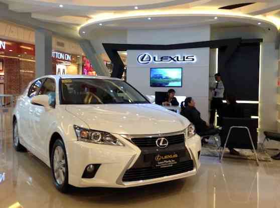 Lexus Manila opens satellite showroom at Robinson's Magnolia image