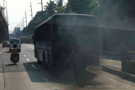Congressman Jerry Tre&ntilde;as calls on LTFRB to remove junk trucks and buses image