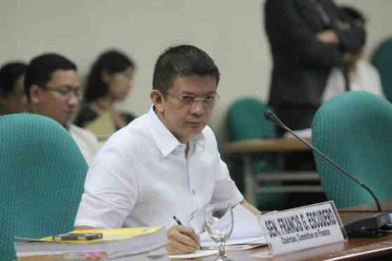 Senator wants LTO and LTFRB to reduce road fatalities by being strict image