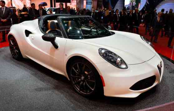 Geneva 2014: Alfa Romeo 4C Spider prototype makes world debut image