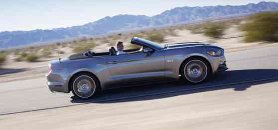 Ford showcases drop-top 2015 Mustang Convertible image