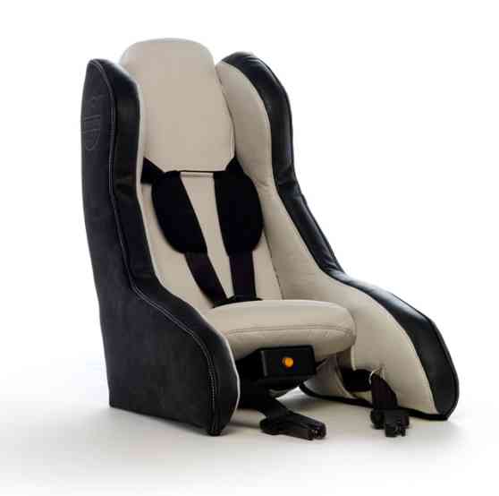 Volvo unveils Inflatable Child Seat concept image