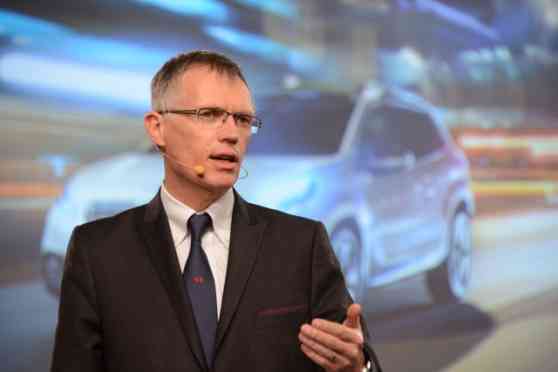 Peugeot and Citroen to halve model line-up by 2020, CEO says image
