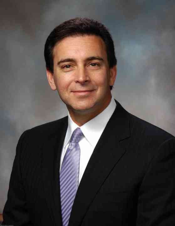 Report: Mark Fields set to become next Ford CEO image