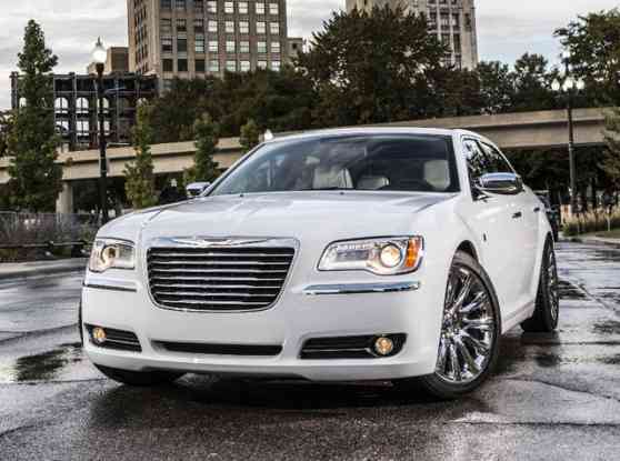 Chrysler aims to sell 800,000 units in the next five years image
