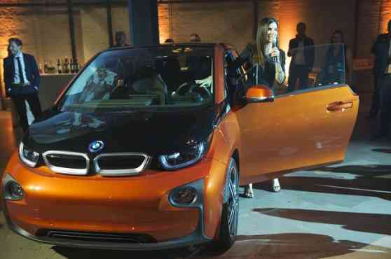 BMW donates i3 to environmentally friendly charity image