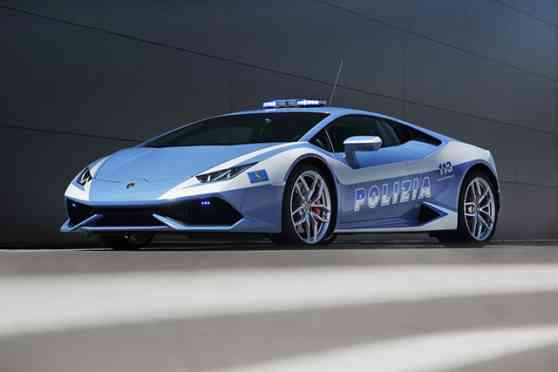 Italian State Police gets a new Lamborghini Huracan image