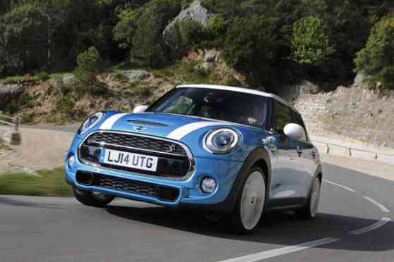 MINI reveals larger 2015 5-door Hatch model image