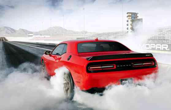 2015 Dodge Challenger SRT Hellcat delivers power to the tune of 717 PS image