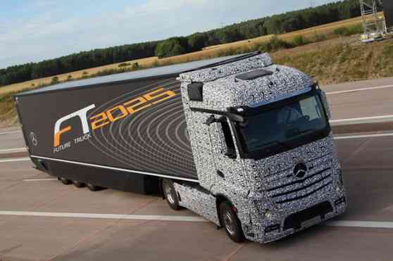 Mercedes-Benz reveals self driving Future Truck 2025 concept image