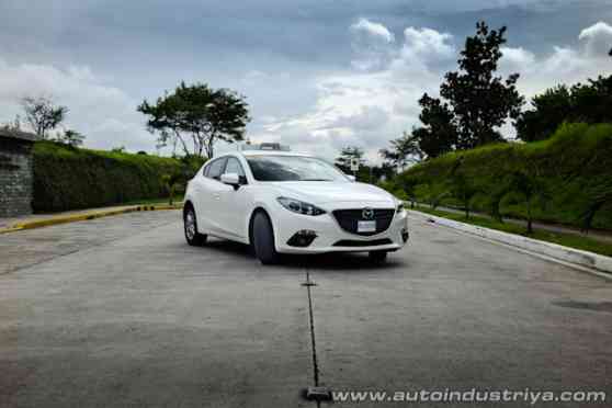 2014 Mazda3 1.5V Hatchback image