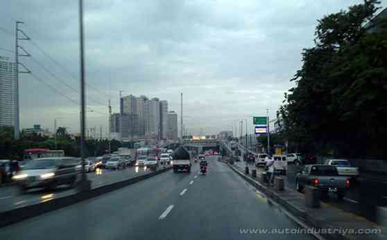 Merging by conflict image