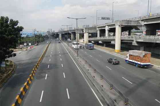 MMDA momentarily halts closure of Sucat Interchage repair image