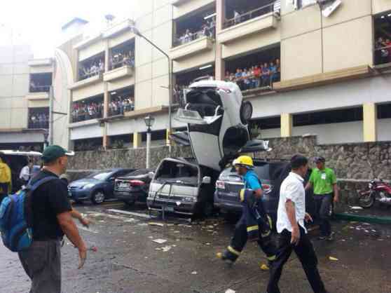 Car falls from Greenhills mall parking lot image