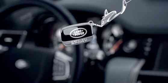 2015 Land Rover Discovery Sport interior teased image