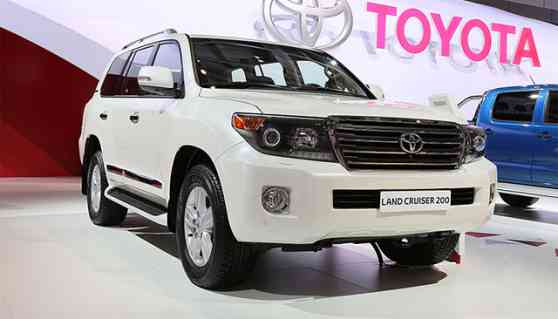 Moscow 2014: Toyota Land Cruiser 200 gets facelift image