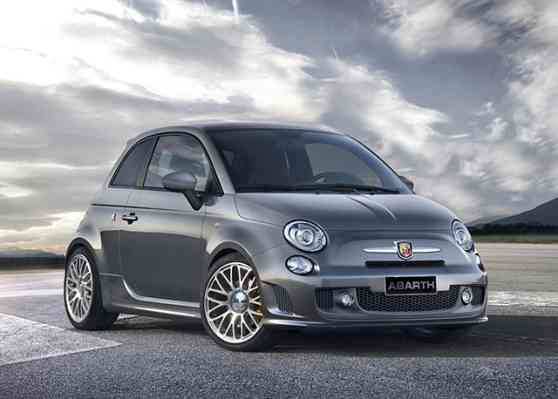 Abarth 500 gets 65th anniversary limited edition track package image