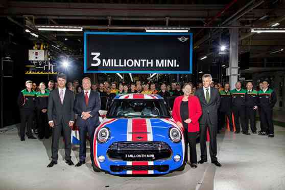 Mini produces 3-millionth car from Oxford factory image