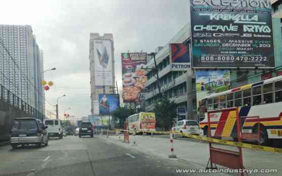 DPWH neck-deep in road repairs, declogging after Mario image