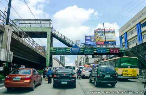 LTFRB official suggests car ban hours on EDSA image