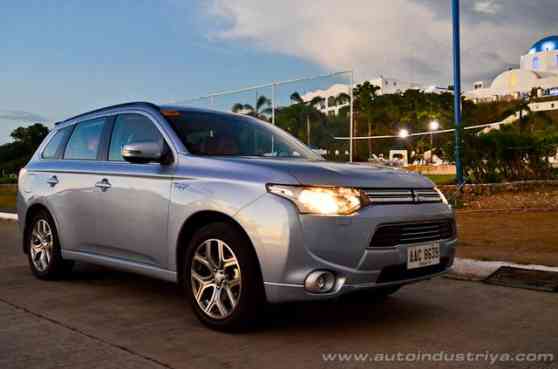 Guess how much Mitsubishi PH would sell the Outlander PHEV for? image