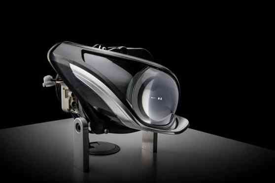 Mercedes-Benz details next-generation LED headlights image