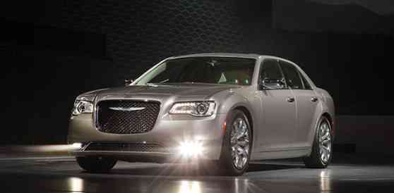 Los Angeles 2014: Updated Chrysler 300 for 2015 revealed image