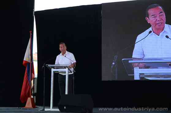 DPWH secretary explains cause of road works delay image